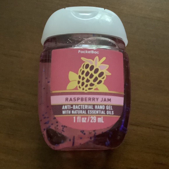 New, unused Bath & Body Works anti-bacterial hand gel 7-piece bundle - Picture 3 of 9